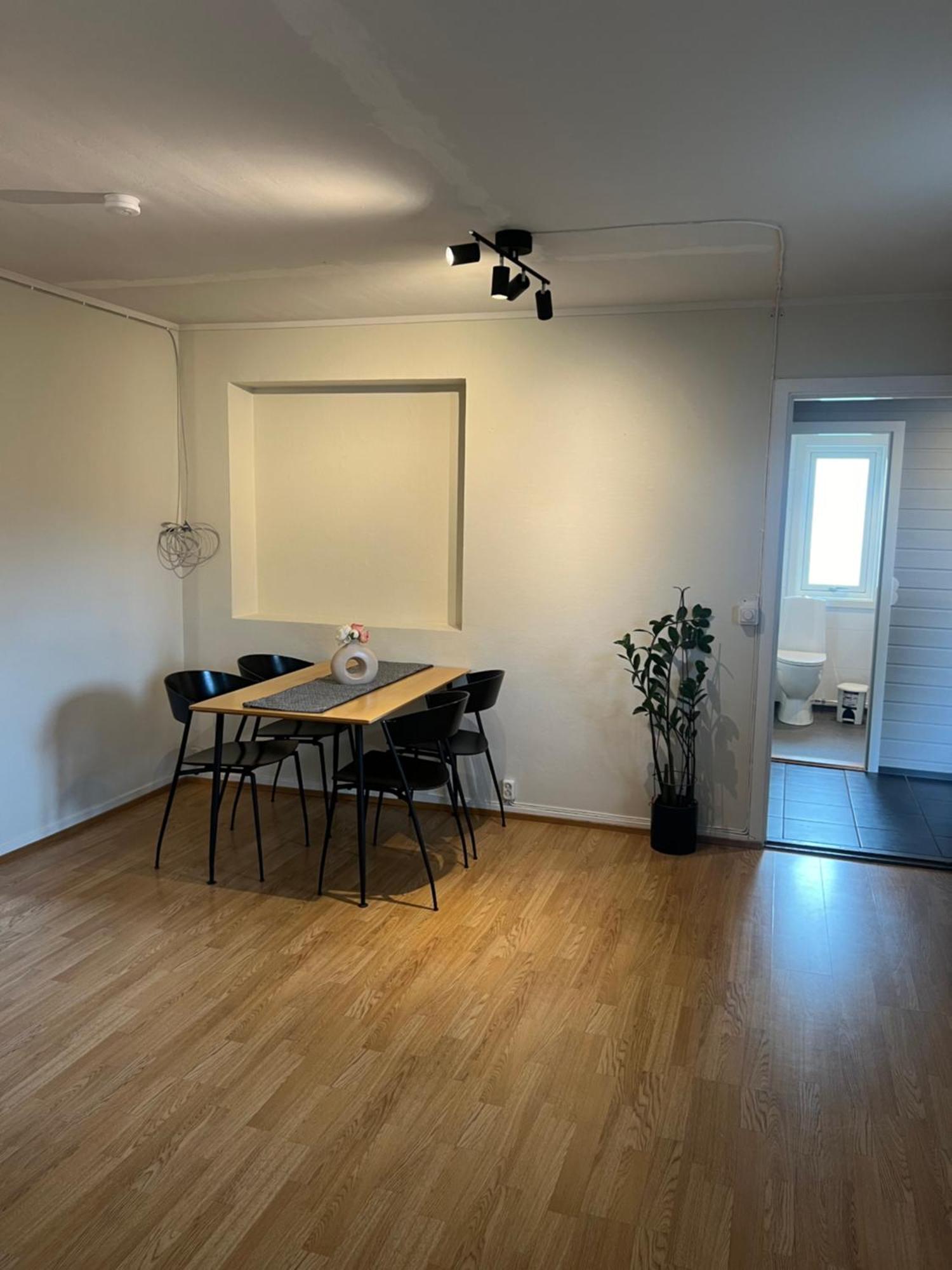 Sentrums Leilighet Kabelvåg Esterno foto